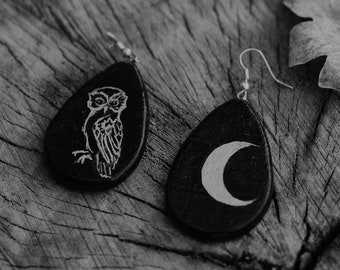 Gufo luna orecchini strega, earrings handpainted on wood, witchcraft witchy jewelry - Handmade jewelry sculpt