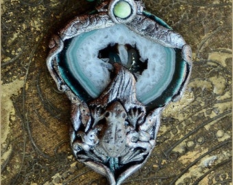 Listen to the Frog - Ascolta la rana Agate necklace  - Handmade jewelry sculpt -  sculpture on silver tone setting - Handmade jewelry sculpt