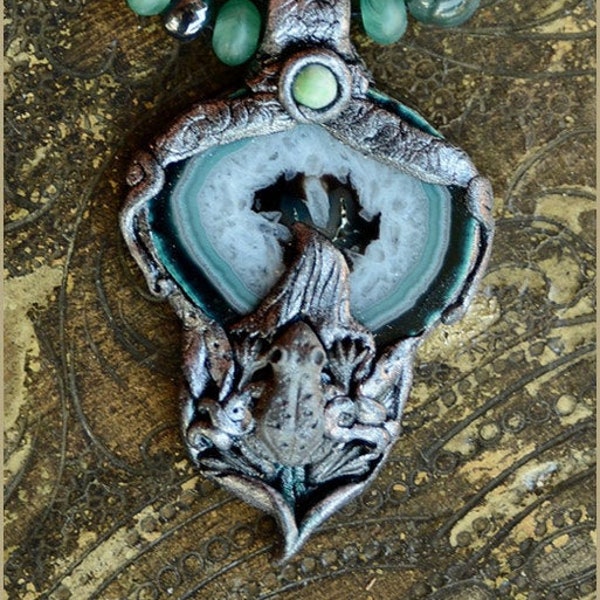 Listen to the Frog - Ascolta la rana Agate necklace  - Handmade jewelry sculpt -  sculpture on silver tone setting - Handmade jewelry sculpt