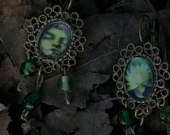 Green earrings orecchini ninfea ninfa waterlily, faerie, greenwitch, nimph - illustrated jewelry