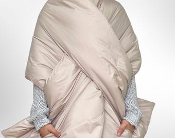 Women Winter Scarf Puffer Cape Blanket Shawl with Pockets Warm Wrap