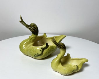 Vintage Hull Pottery Schwan Pflanzschalen | Mid Century Keramik | Imperial #23 Chartreuse Grüne Schwäne | Schmuckstück | 1960er Jahre Stilisierte Vögel