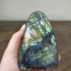 Super flashy labradorite Freeform