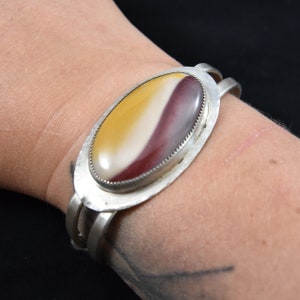 Mookaite Cuff yellow, maroon, swoosh, graphic, clean lines, sterling silver, Australian stone image 3