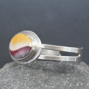 Mookaite Cuff yellow, maroon, swoosh, graphic, clean lines, sterling silver, Australian stone image 2