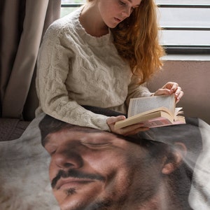 Pedro Pascal Blanket, Velveteen plush throw, Pedro Pascal Daddy gift Cozy Snuggle Pedro Pascal fans 3 sizes, Sleep with an actor picture