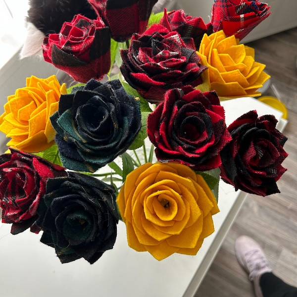 Rosas hechas a mano en tartán