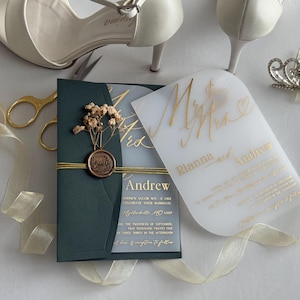 Inviti di nozze in acrilico satinato con lamina d'oro / Moderna suite di inviti di nozze con sigillo di ceralacca ed eleganti buste