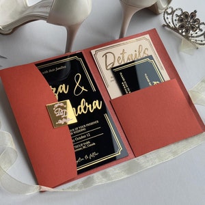 Envelopes triplos de terracota com detalhes de convites de casamento em acrílico preto, conjunto de convites QR Code RSVP, convites para quinceanera