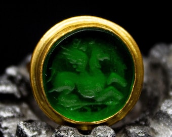 Pegasus Green Glass Intaglio Ring – 925K Sterling Silver Gold Vermeil