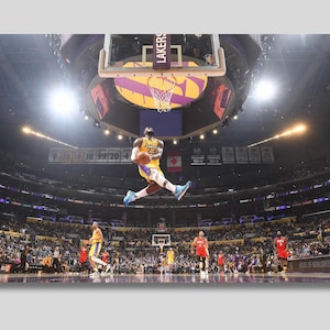 Lebron James Slam Dunk Leinwand, Lebron Slam Dunk Poster, Geschenk für Basketball-Liebhaber, NBA Wanddekoration, motivierende Hype, Geschenkidee