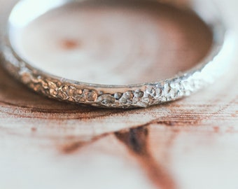 Sterling silver stacking ring - textured - dainty - hammered - sparkle - bague argent