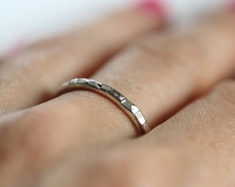 Sterling silver stacking ring - textured - dainty - shatter - bague argent