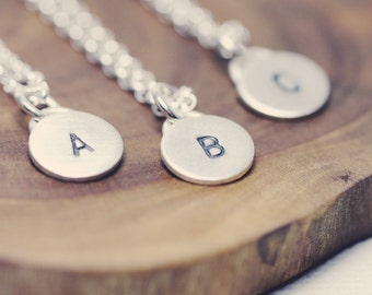 Personalized letter necklace  - silver - custom - initiales - personnalisé - charms