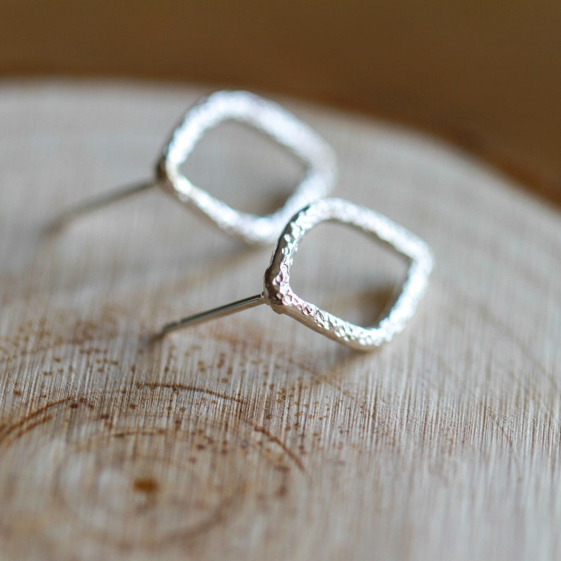 Textured stud earrings posts geometric boucles d'oreilles textured sterling silver image 3