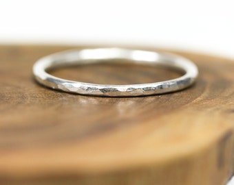 Sterling silver stacking ring - textured - dainty - hammered - France