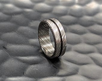 Premium Damascus Steel Single Inlay Ring for Men - Viking Tribal Band Jewelry for Initiation - Simple Wedding Anniversary Ring for Couple