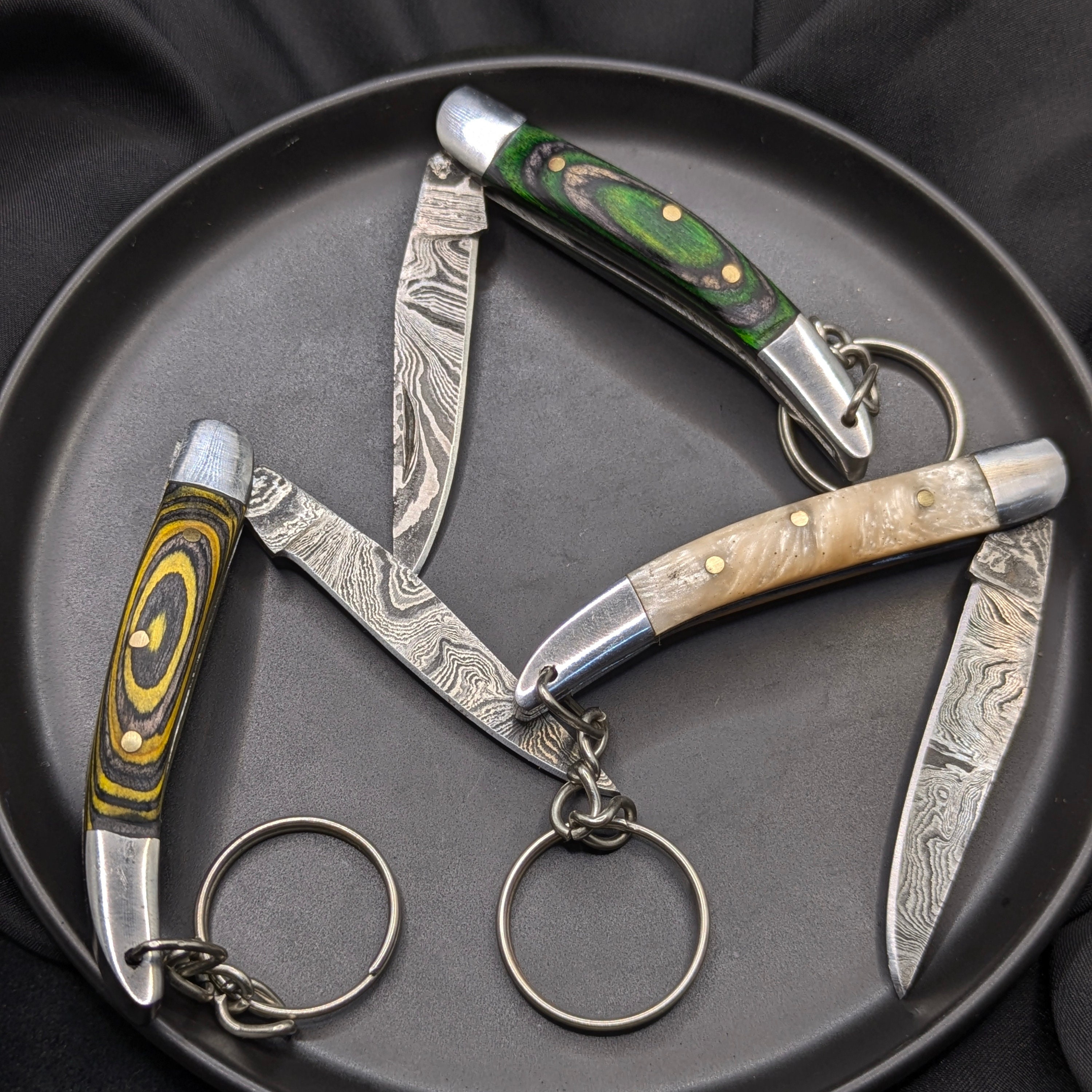 Handmade Damascus Knife Keychain, Damascus Steel Pocket Knives, Metal ...
