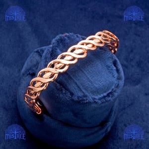 Pulsera de cobre trenzado hecha a mano: joyería de alambre ajustable