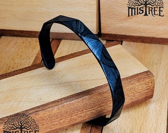 Black Damascus Steel Cuff Bracelet, Hammered Tri-Forged Starlight Pattern | 7mm Oxidized Unisex Bangle for Men | Anniversary Gift Jewelry