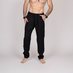 Belgisch linnen herenbroek. 30 kleuren. Alle maten. - Herenbroeken. Lounge herenbroek. Pyjamabroek. Basic linnen broek. Zwarte vlasbroek.