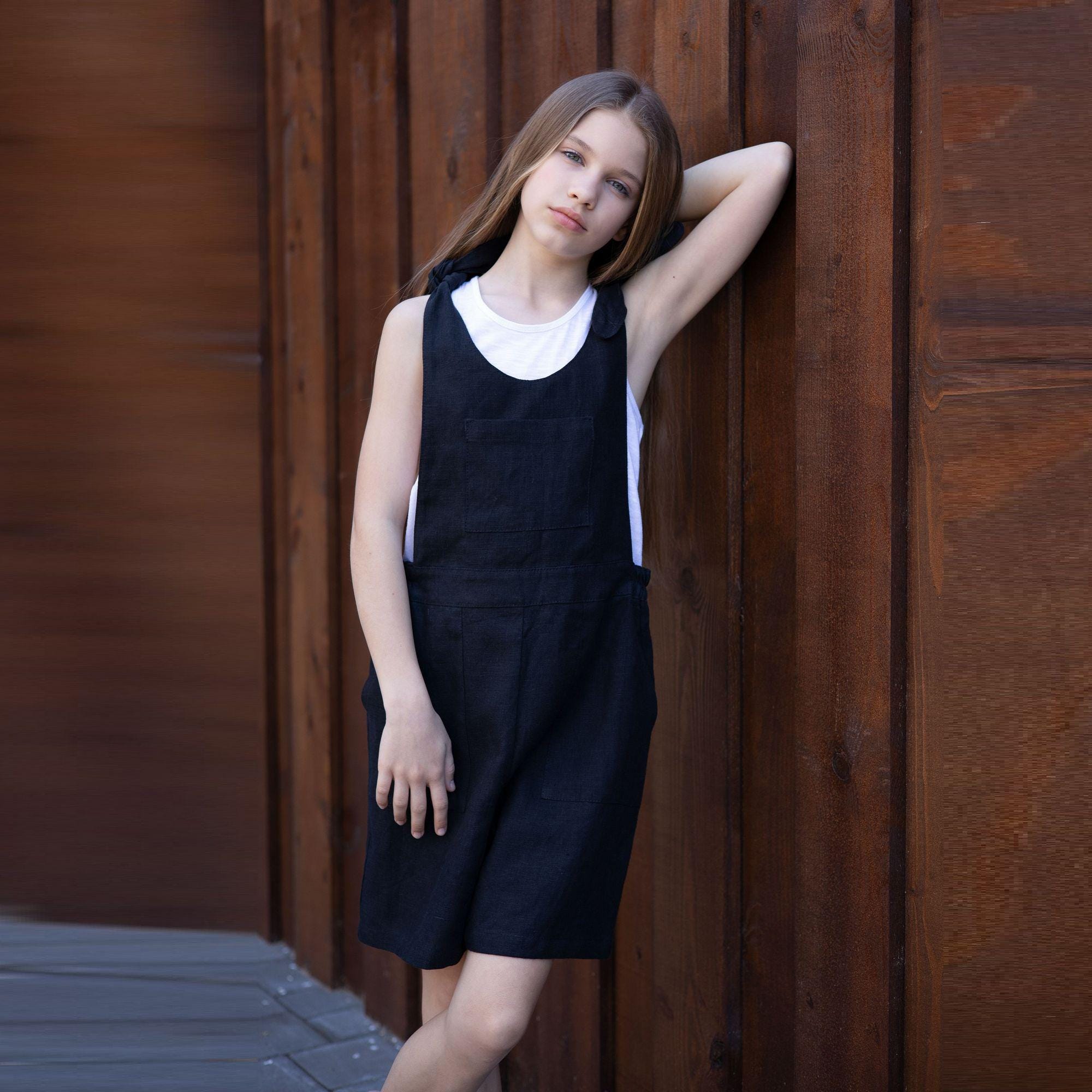 black velvet dress knee length Jena Glow Bow Velvet Midi Dress: Black XS main image 1