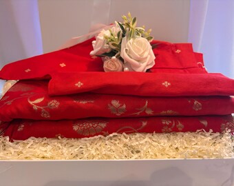 Munga Silk Saree: All-over Weaving, Floral Design, Stitched Blouse