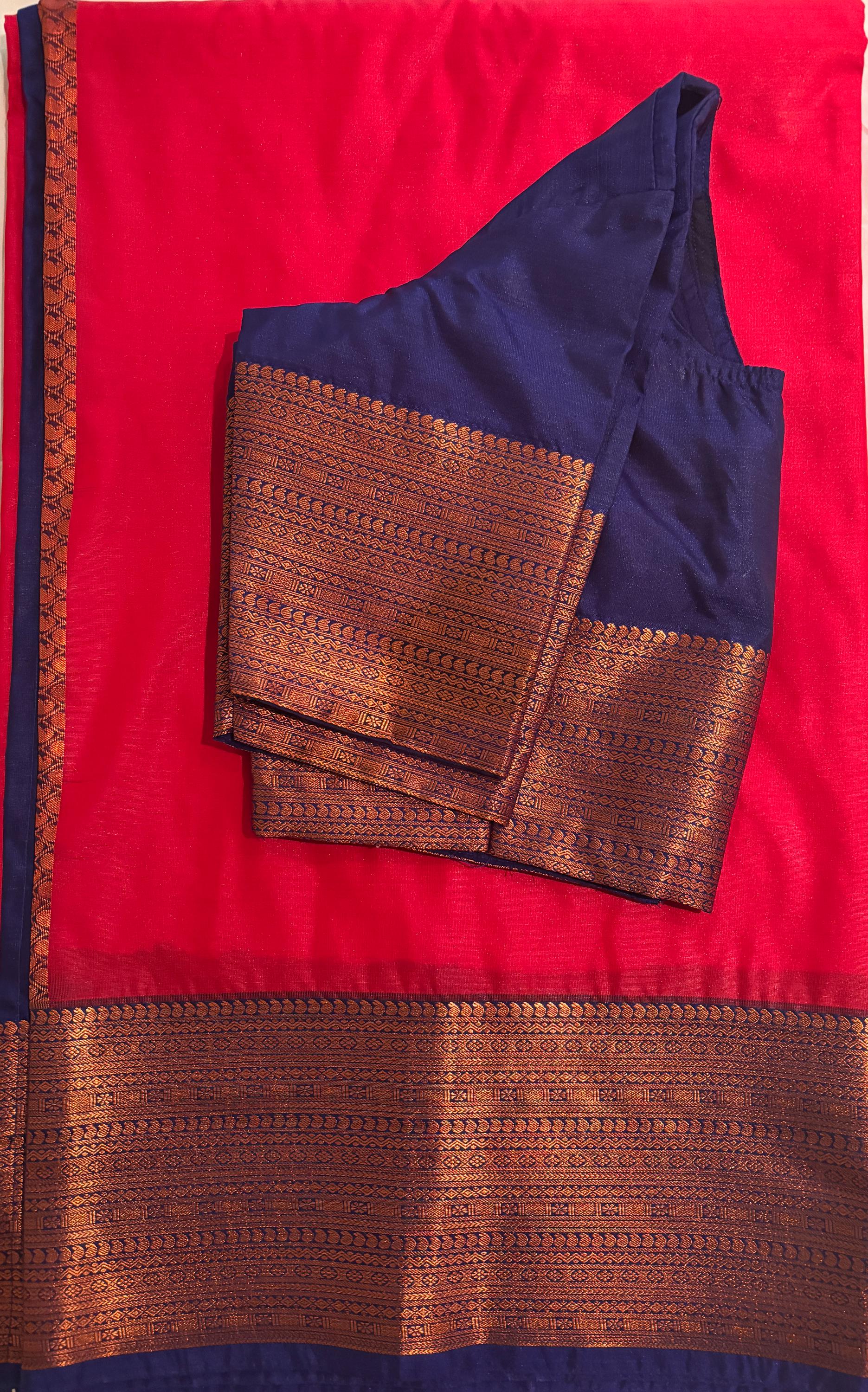 Roter Kanchipuram Semi Silk Saree: Gold Zari, Blue Pallu, genähte Bluse - Schiffe aus den USA