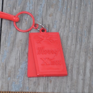 Vintage jaren 1980 Bell Clip Charm - Kerstkaart / Merry Xmas - Sieraden - Ketting - Sleutelhanger - Rits Pull - Kawaii - Kerstvakantie Cadeau Idee