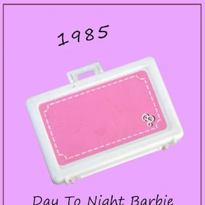 Maleta/maletín vintage de Barbie Day To Night de 1985 y su contenido - Retro 1980 - Accesorio para muñecas en miniatura - Lindo, dije, llavero, pastillero