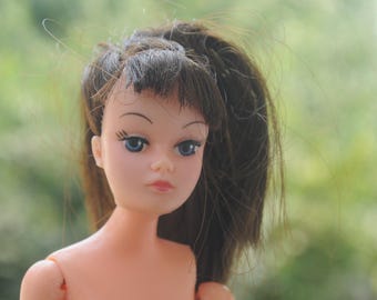 Vintage 1970s Uneeda Brunette Fashion Dollikin - Cute, Posable Doll - Barbie Clone - Posable -  Original Shoes - Good Condition