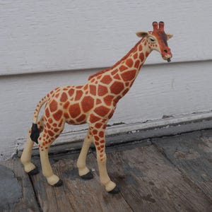 Safari #268429 Reticulated Giraffe Model for Diorama / Terrarium / Display / Model / Fairy Garden - Quite Large
