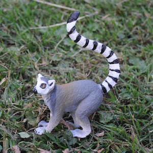 Safari-ringsvansad lemur #292229b - Realistisk för terrarium, diorama, älvträdgård, etc. - Miniatyrfigur - Primater - Madagaskar