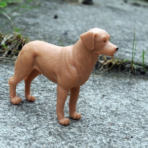 Dollhouse Scale Yellow Lab Figurine - Figure / Miniature / Mini - Plastic Model - Diorama, Science Fair, Fairy Garden - Labrador Cute/Kawaii