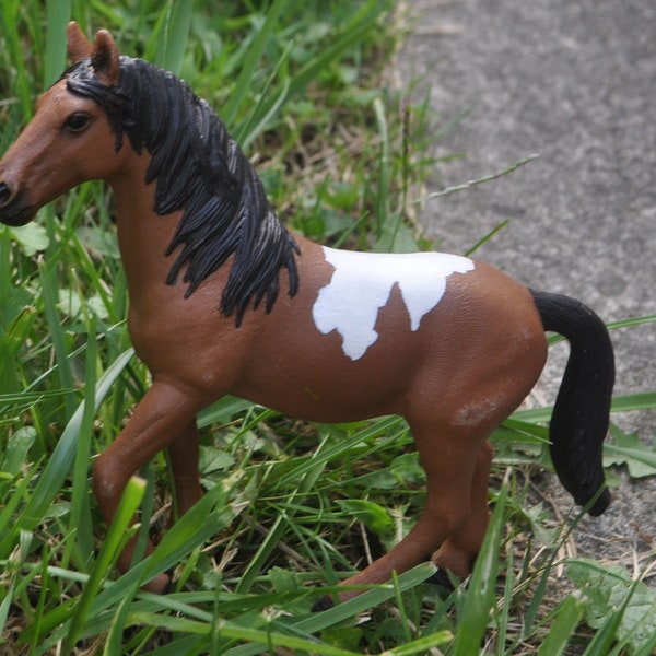 DISCONTINUED Schleich Pinto Mare - #72138 - Model Horse - Diorama - Fairy Garden - Miniature - Dollhouse - Hard to Find