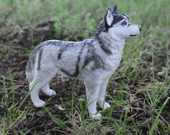 Safari #255229 Siberian Husky - Delightful Dog - Model Dog - Dollhouse - Fairy Garden - Terrarium - Best in Show