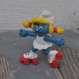 Vintage 1970s Smurfs Figurine by Schleich - 1976 - Smurfette on Roller Skates - Cute / Kawaii Vinyl Miniature - Roller Derby - Skating