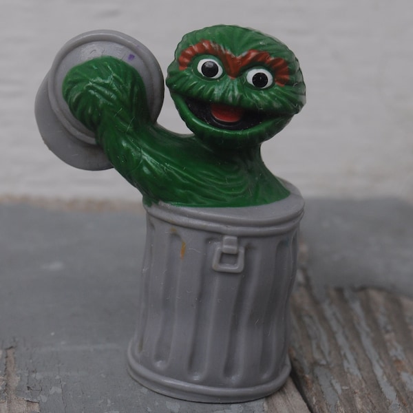 Vintage Sesame Street PVC Miniature - Oscar the Grouch w/ Cymbals - By Tara Toy Corp. - Vintage 1980s / 1990s - Band, Musician - Cake Topper