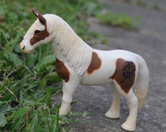 Battat Pinto Tinker Horse #27553 / #AN2677 - Model Horse - Diorama - Fairy Garden - Miniature - Dollhouse - Brown and White