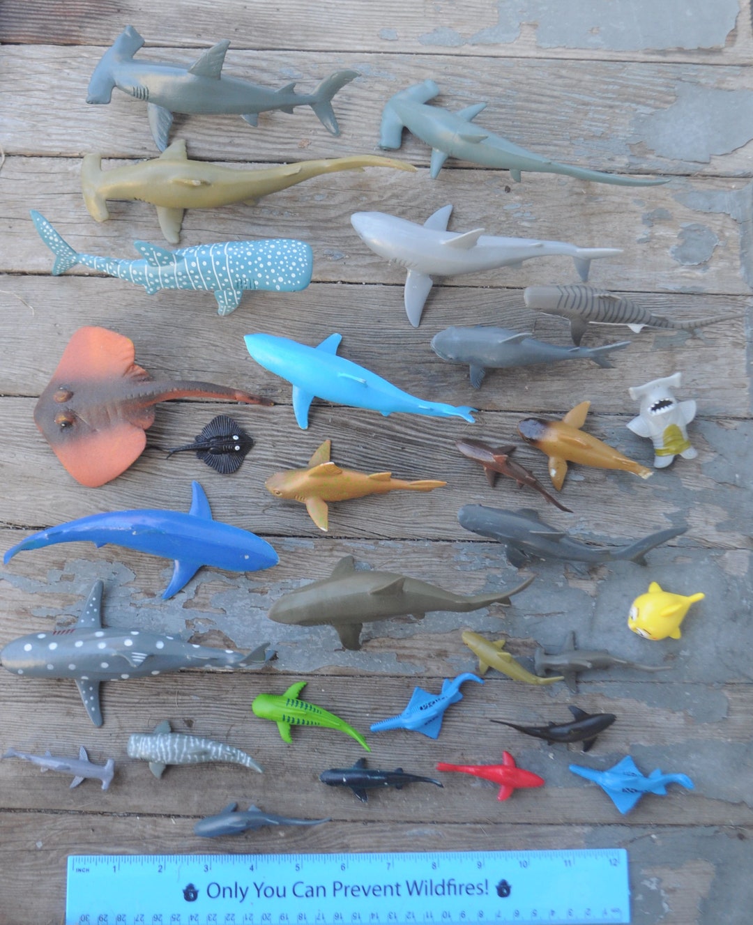 Big Lot Sea Creatures Figurines / Models Sharks Hammerhead, Great White