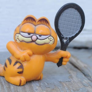 Vintage 1970s / 1980s Garfield PVC TENNIS Player Figure /Figurine / Toy - RARE - Hard to Find - Cute / Miniature