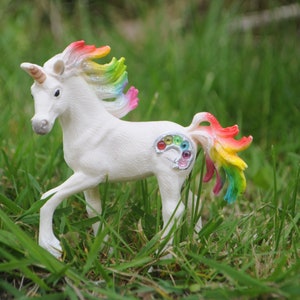 Schleich Rainbow Unicorn Foal - Magical Rhinestone Horse - Model Horse - Diorama - 70525 - Glitter - Discontinued? - Miniature