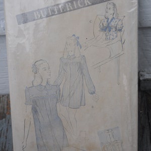 1950's Butterick Nightgown or Hospital Gown Pattern - Bust 34