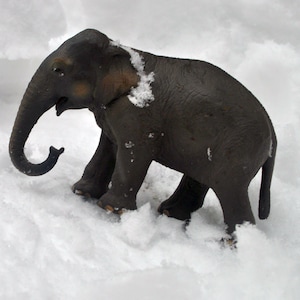 DISCONTINUED Schleich Indian Elephant #14344 - 2005 Figurine for Diorama, OOAK, Repaint, Crafting, Etc. - Hard to Find - RETIRED