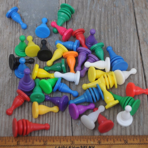 HUGE LOT of Plastic Game Pieces - Bowling-Pin Style - Replacements, Altered Art, Collage, Assemblage - Pawns / Pegs / Tokens / Pieces