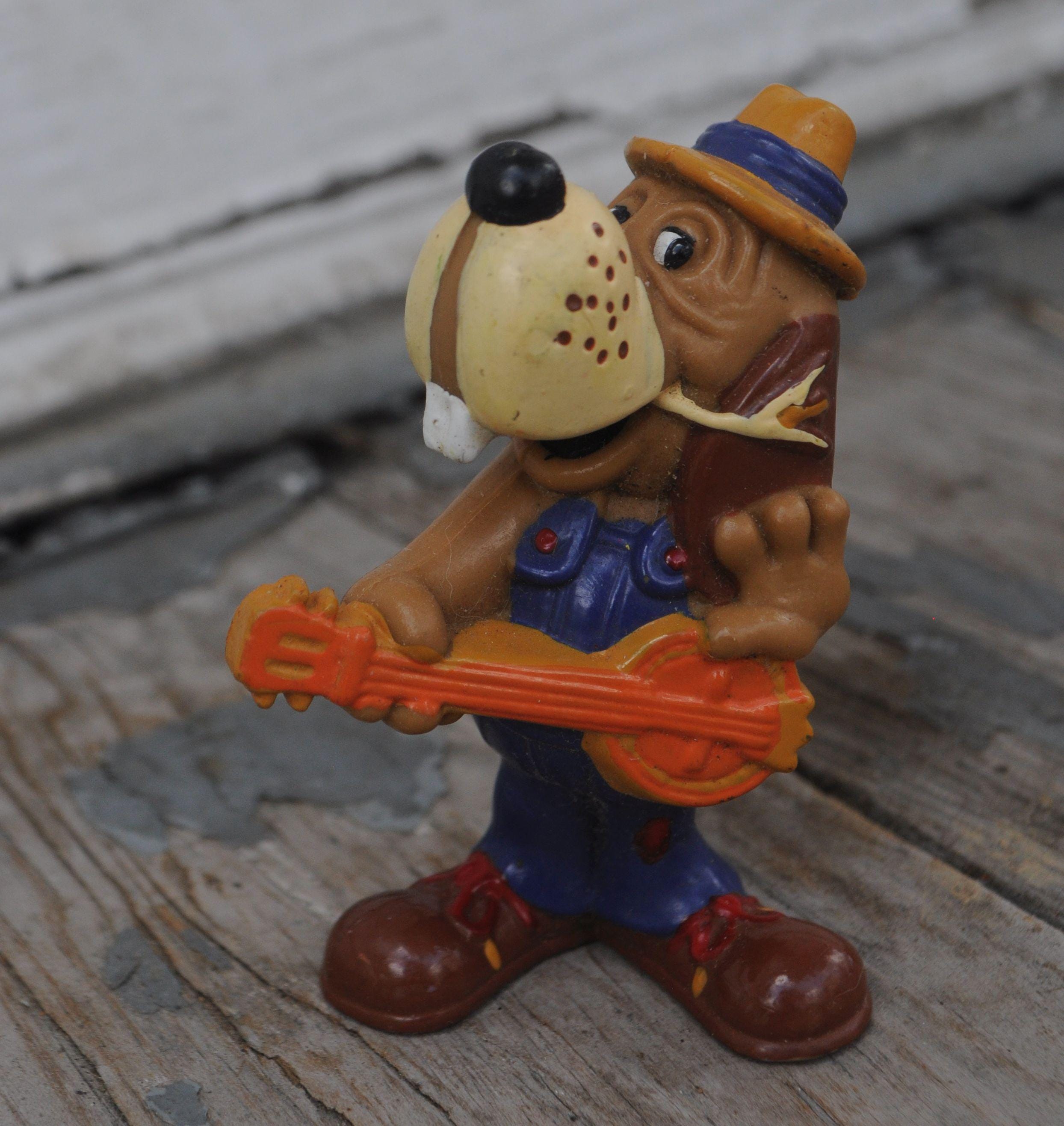 Vintage 1980s Jasper T. Jowls PVC Figurine - Chuck E. Cheese