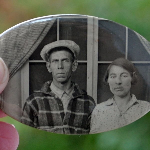 Vintage / Antique Photograph Pocket Mirror - Circa 1930s West Virginia Farm Couple - Man & Woman - Romantic, Cute - Instant Relatives