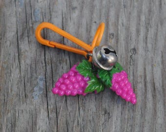 1980s Bell Charm - Purple Grapes - Kitsch - Jewelry - Keychain - Zipper Pull - Kawaii -  80s Decora - Vintage Lolita Clip