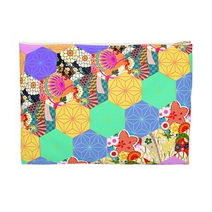 Japanese Patchwork Accessory Pouch, Traditional Design, Makeup Bag, Zipper Pouch, Small Purse, Travel Organizer