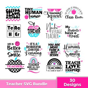Peut inclure: Un ensemble de 30 designs SVG sur le thème des enseignants. Les designs présentent diverses phrases et images, notamment des tasses à café, des pommes, des arcs-en-ciel et les mots "Teacher Squad", "Best Teacher Ever" et "Life is Better with a Smile".